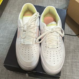 Nike Air Force 1 Sage Low size 6